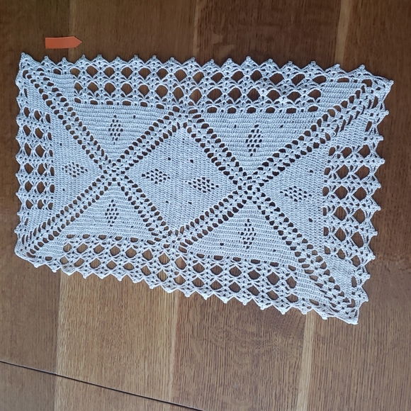 Handmade doili table decor 5 - Picture 3 of 4